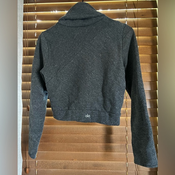 Cropped Turtleneck Sweatshirt - Picture 2 of 2